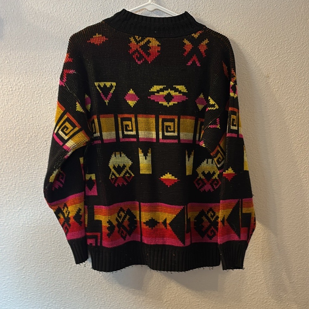 Colorful Geometric Pattern Sweater - Picture 4 of 5